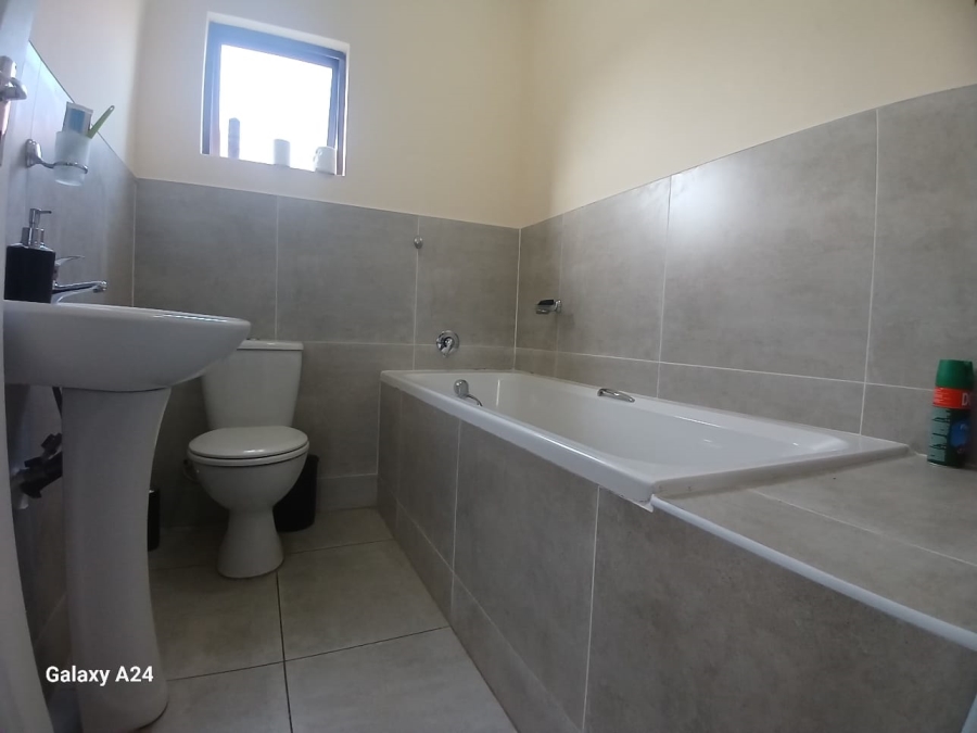2 Bedroom Property for Sale in Graceland Eastern Cape